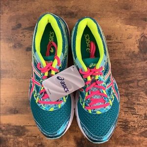 Women’s Asics Running Shoes Size 9